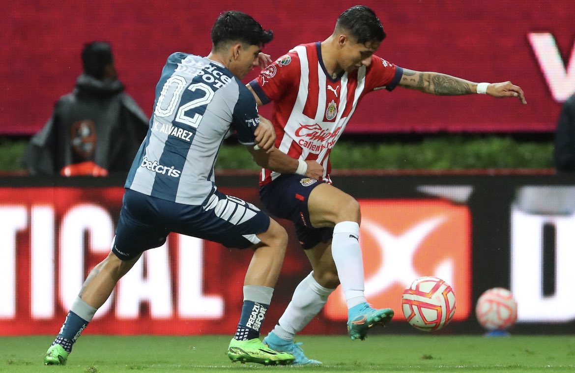 Pachuca y Chivas empatan sin goles