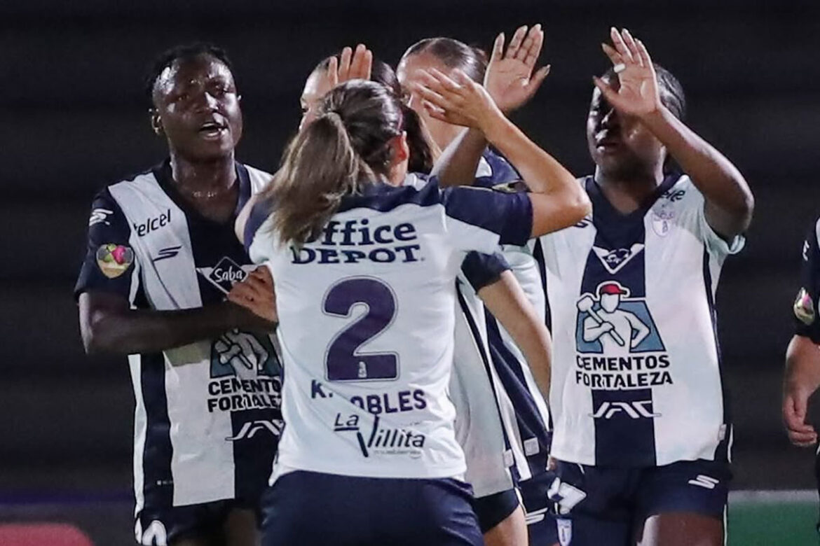 Triunfo blanquiazul en la frontera