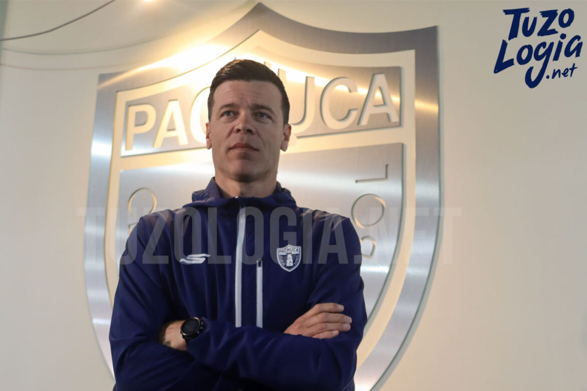 Esteban Solari fue presentado como DT Tuzo