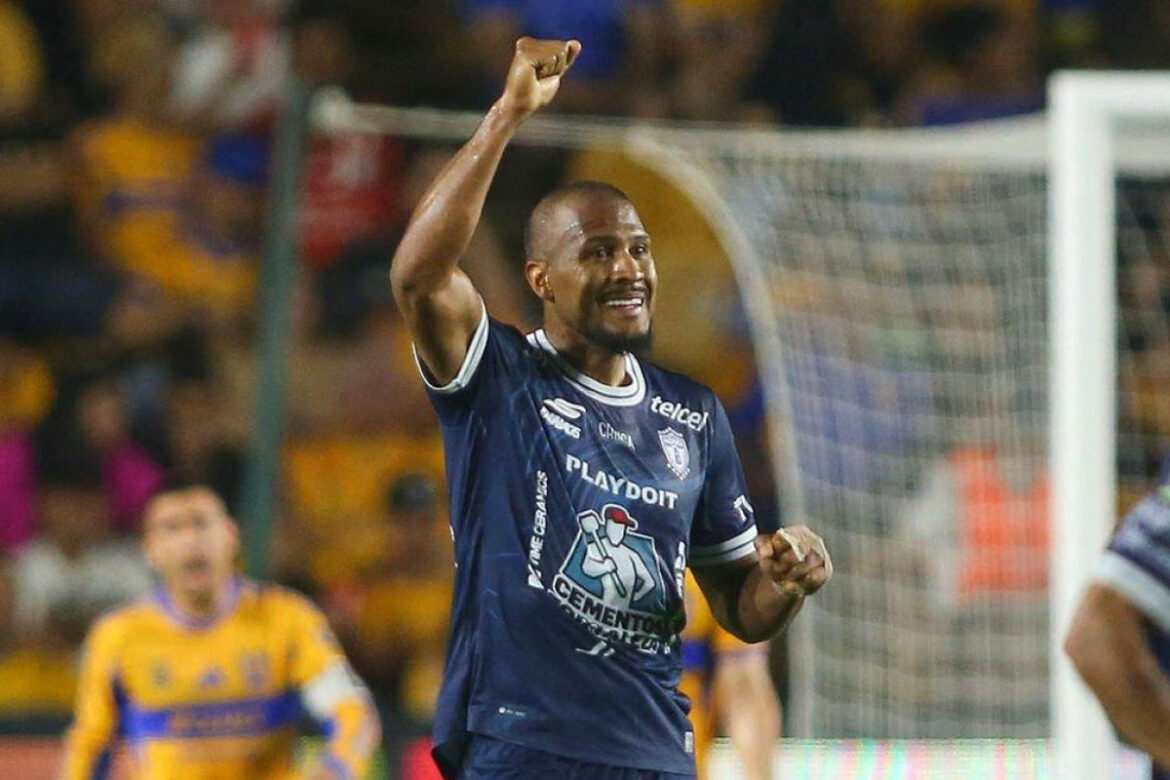 ¡A lo Silvani! Con gol de media cancha Pachuca vence a Tigres